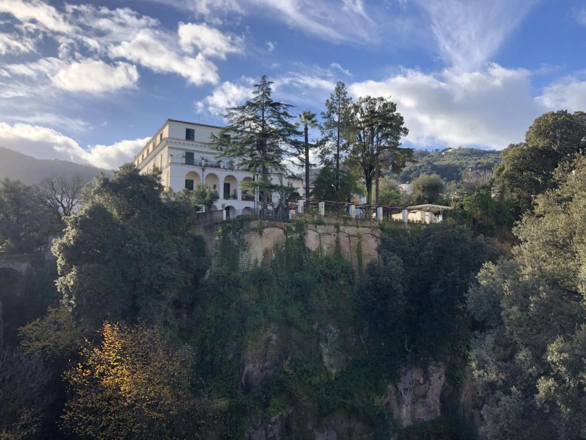 Relais La Rupe Hotel Sorrento Exterior photo