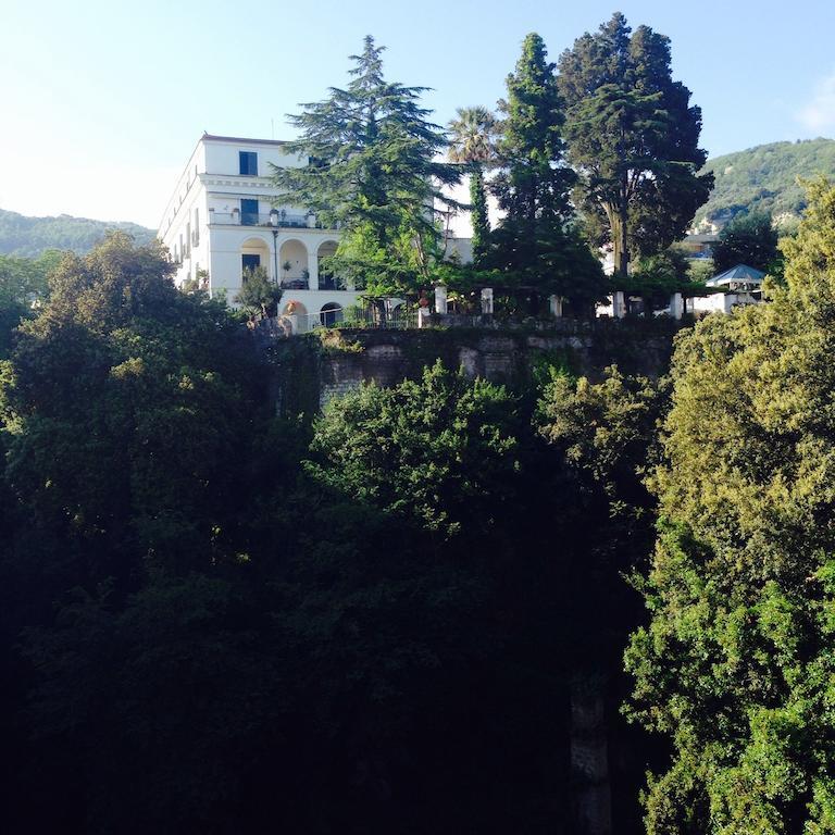 Relais La Rupe Hotel Sorrento Exterior photo