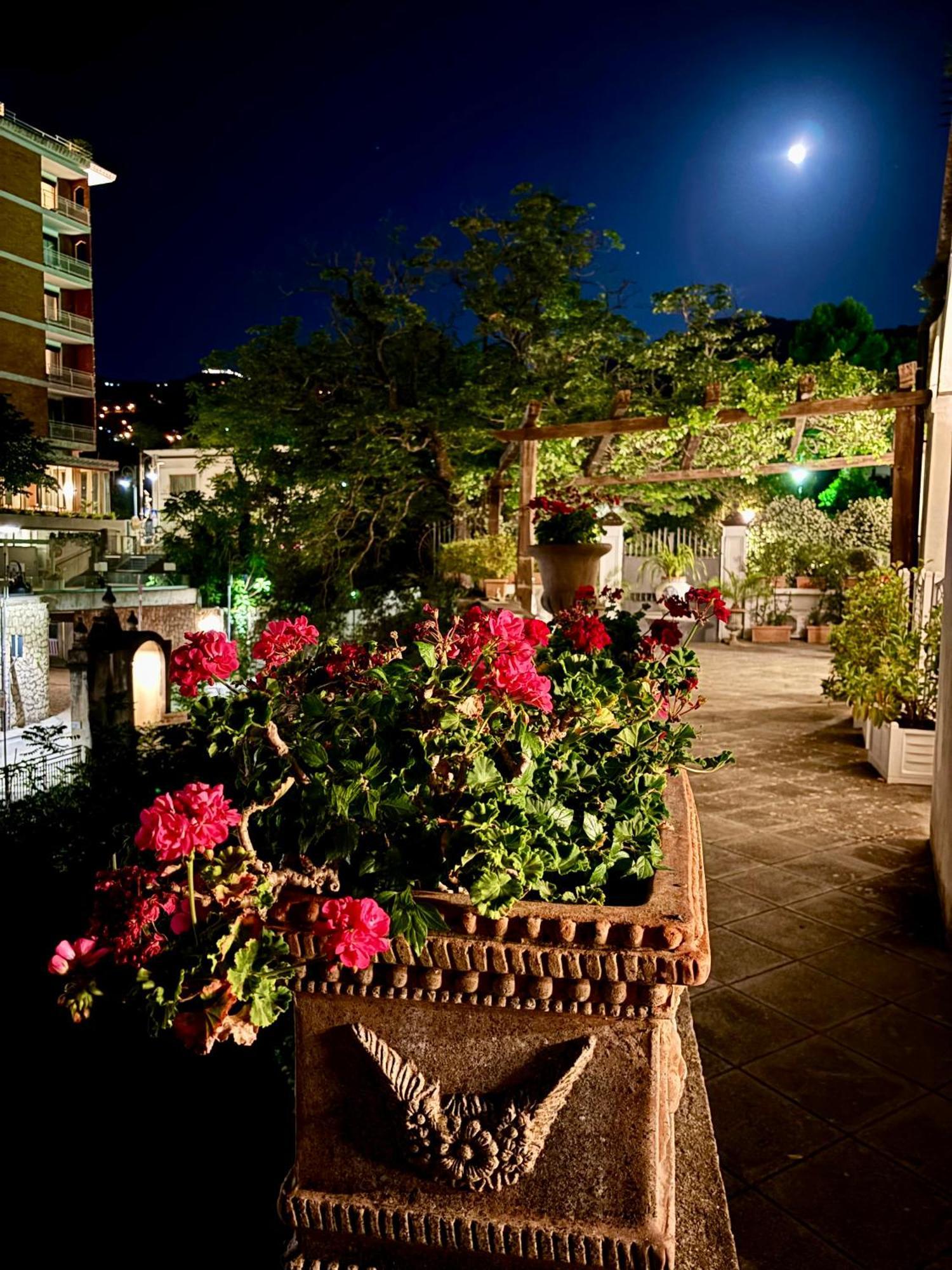 Relais La Rupe Hotel Sorrento Exterior photo