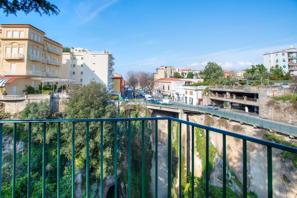 Relais La Rupe Hotel Sorrento Exterior photo